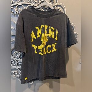 NWT Men’s Amiri Black yellow distressed track graphic Tshirt Sz L